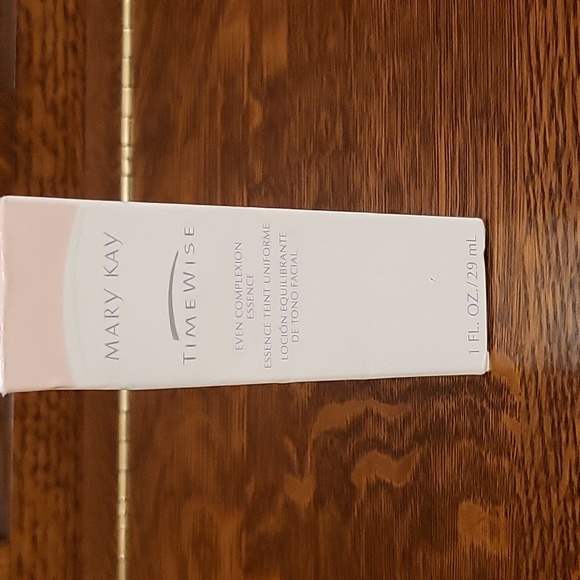 Even Complexion Essence: Timewise - Picture 2 of 4